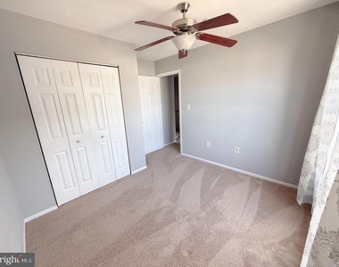 9424 Sea Breeze Court - Photo Thumbnail 23