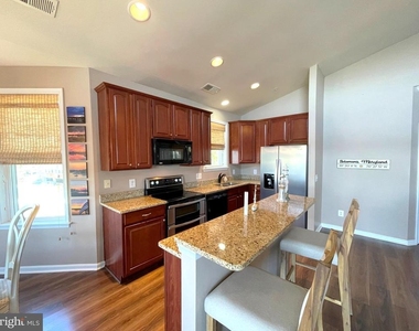 634 Oyster Bay Place - Photo Thumbnail 8