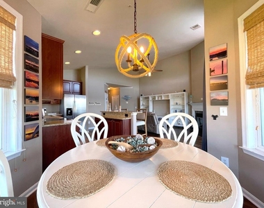 634 Oyster Bay Place - Photo Thumbnail 11