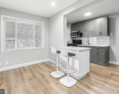 2203 Redthorn Road - Photo Thumbnail 5