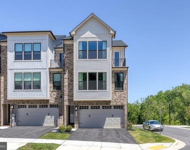 200 Hickory Hollow Court - Photo Thumbnail 1