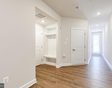 200 Hickory Hollow Court - Photo Thumbnail 3