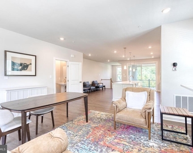 200 Hickory Hollow Court - Photo Thumbnail 9