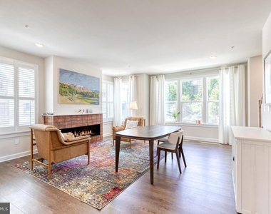 200 Hickory Hollow Court - Photo Thumbnail 7