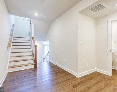 200 Hickory Hollow Court - Photo Thumbnail 2