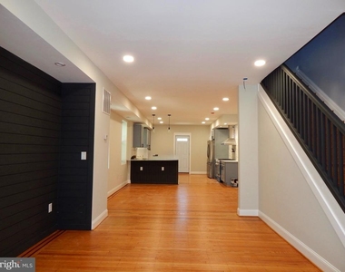 301 Cornwall Street - Photo Thumbnail 3