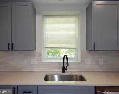 301 Cornwall Street - Photo Thumbnail 5