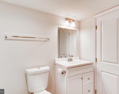 2217 Fleet Street - Photo Thumbnail 11