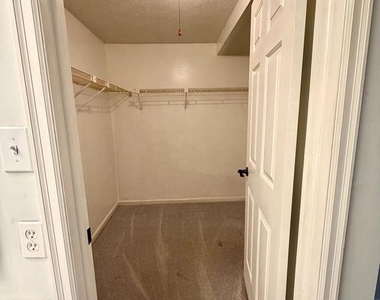 8030 Abbey Court - Photo Thumbnail 14