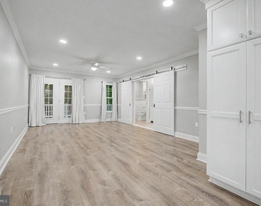 2501 Eastern Point Court - Photo Thumbnail 16