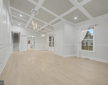 2501 Eastern Point Court - Photo Thumbnail 5
