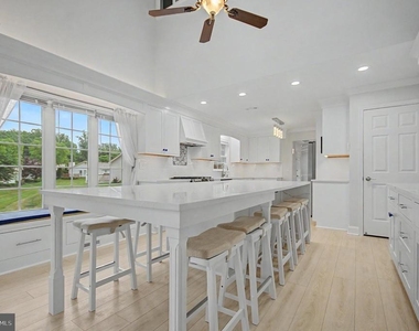 2501 Eastern Point Court - Photo Thumbnail 13