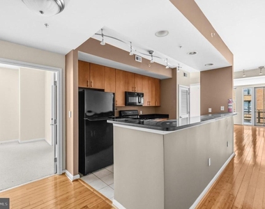 715 6th Street Nw - Photo Thumbnail 5