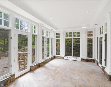 4530 Dexter Street Nw - Photo Thumbnail 4
