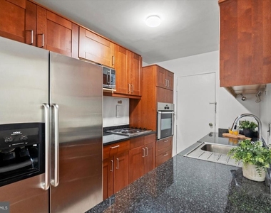 4600 Connecticut Avenue Nw - Photo Thumbnail 5