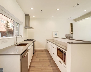 450 Ridge Street Nw - Photo Thumbnail 8