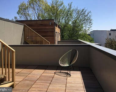 450 Ridge Street Nw - Photo Thumbnail 2