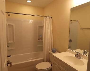 108 Blincoe Ln - Photo Thumbnail 5