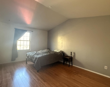 3025 Forest Creek Court - Photo Thumbnail 10