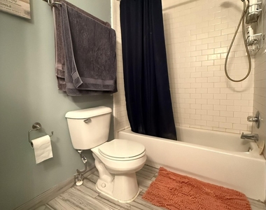 3025 Forest Creek Court - Photo Thumbnail 9