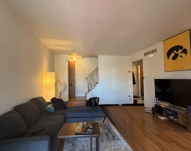 3025 Forest Creek Court - Photo Thumbnail 2