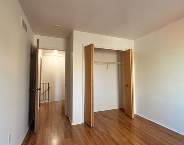 3025 Forest Creek Court - Photo Thumbnail 13
