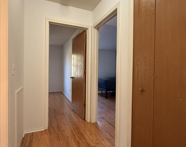 3025 Forest Creek Court - Photo Thumbnail 7