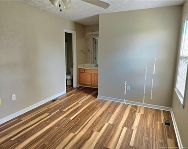 108 Laura Lane - Photo Thumbnail 11