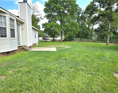 108 Laura Lane - Photo Thumbnail 18