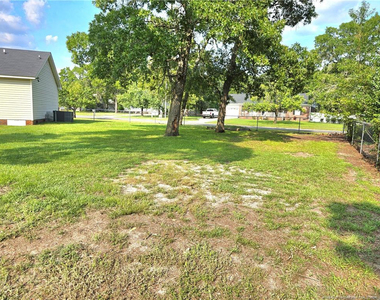 108 Laura Lane - Photo Thumbnail 20