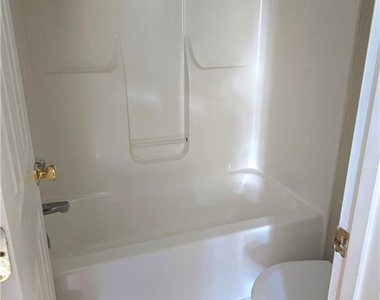 108 Laura Lane - Photo Thumbnail 13