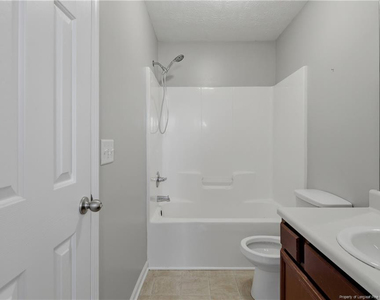 142 Collinwood Drive - Photo Thumbnail 22