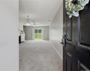 142 Collinwood Drive - Photo Thumbnail 4
