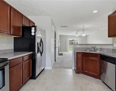142 Collinwood Drive - Photo Thumbnail 12