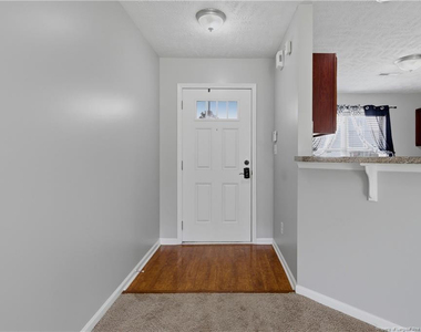 142 Collinwood Drive - Photo Thumbnail 8