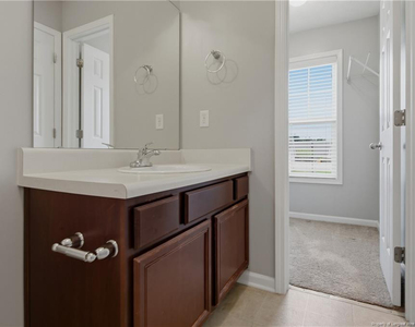 142 Collinwood Drive - Photo Thumbnail 23