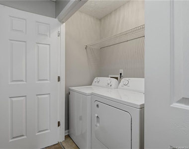 142 Collinwood Drive - Photo Thumbnail 18
