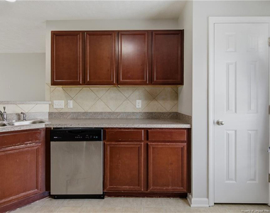 142 Collinwood Drive - Photo Thumbnail 12