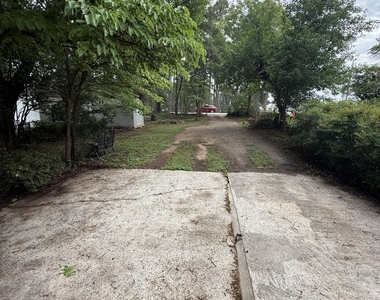 230 Grand Avenue - Photo Thumbnail 21
