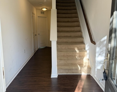 516 Skymont Drive - Photo Thumbnail 10