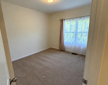 516 Skymont Drive - Photo Thumbnail 7