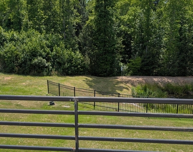 516 Skymont Drive - Photo Thumbnail 2