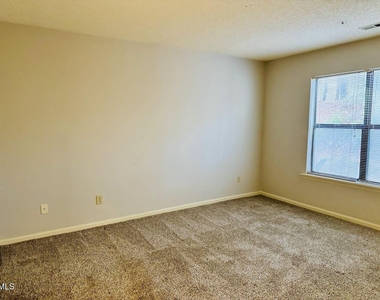 600 Audubon Lake Drive - Photo Thumbnail 9