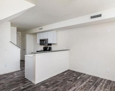 230 S Debus #101b Dr - Photo Thumbnail 4