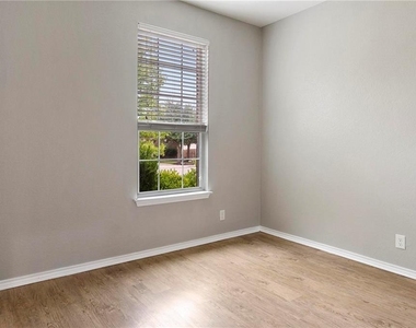 534 Apricot Dr - Photo Thumbnail 23
