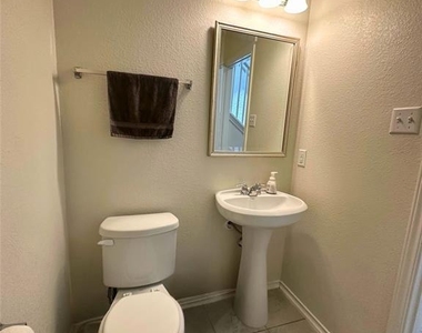 119 Everglades Ave - Photo Thumbnail 4