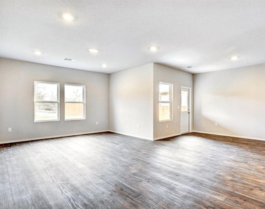 5905 Brocade Dr - Photo Thumbnail 6