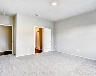 5905 Brocade Dr - Photo Thumbnail 14