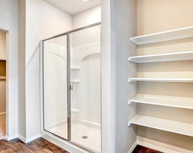 5905 Brocade Dr - Photo Thumbnail 9