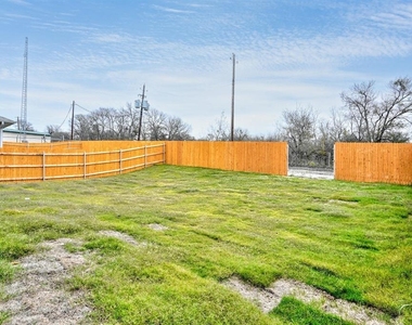 5905 Brocade Dr - Photo Thumbnail 22